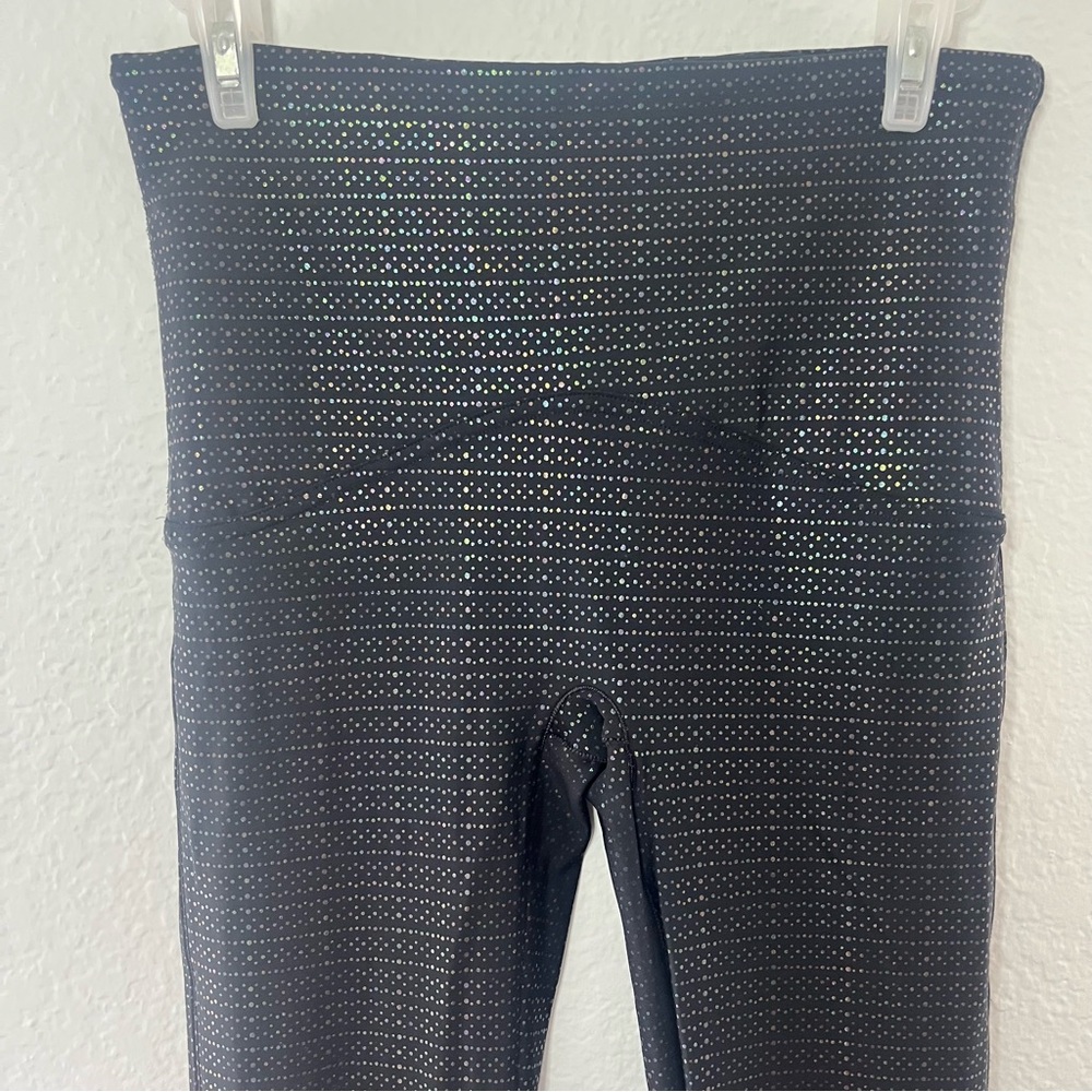 Spanx Metallic Mist 7/8 Leggings Size Medium - Picture 3 of 12
